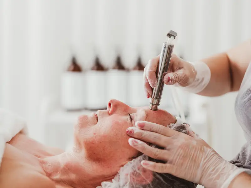 Elevate Deluxe Facial gift card at Davaar House